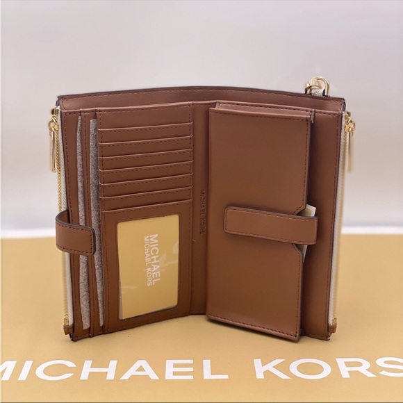 MICHAEL KORS JAYCEE MEDIUM
BACKPACK and Wallet Set VANILLA - Picture 8 of 14